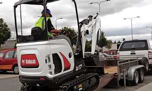 MINIKOPARKA Bobcat E17 4
