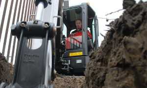 MINIKOPARKA Bobcat E26 4